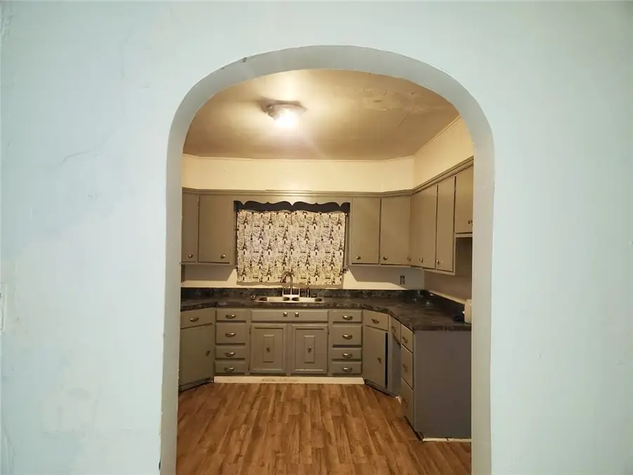 504 Beechwood Ave, Farrell, PA 16121 - Image #3