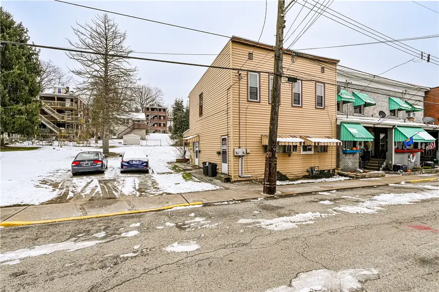 522 Cavitt Ave, Trafford, PA 15085 - Image #2