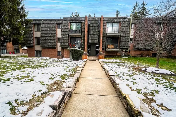 124 Forest Green Drive, Moon/Crescent Twp, PA 15108