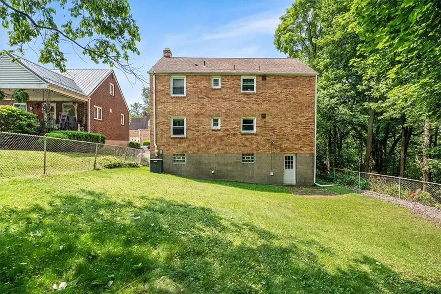 132 Homer Pl, Shaler, PA 15223 - Image #2