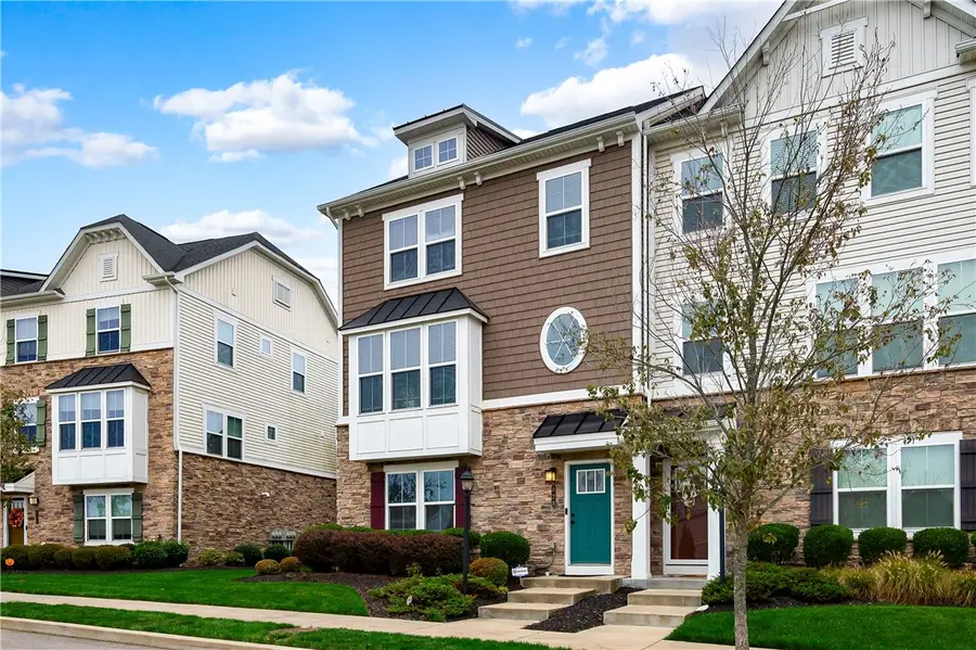 828 Theda Dori Street, Cranberry Township, PA 16066 - Image #2