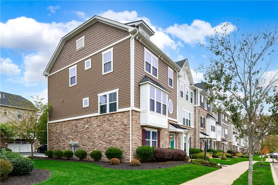 828 Theda Dori Street, Cranberry Township, PA 16066 - Image #3