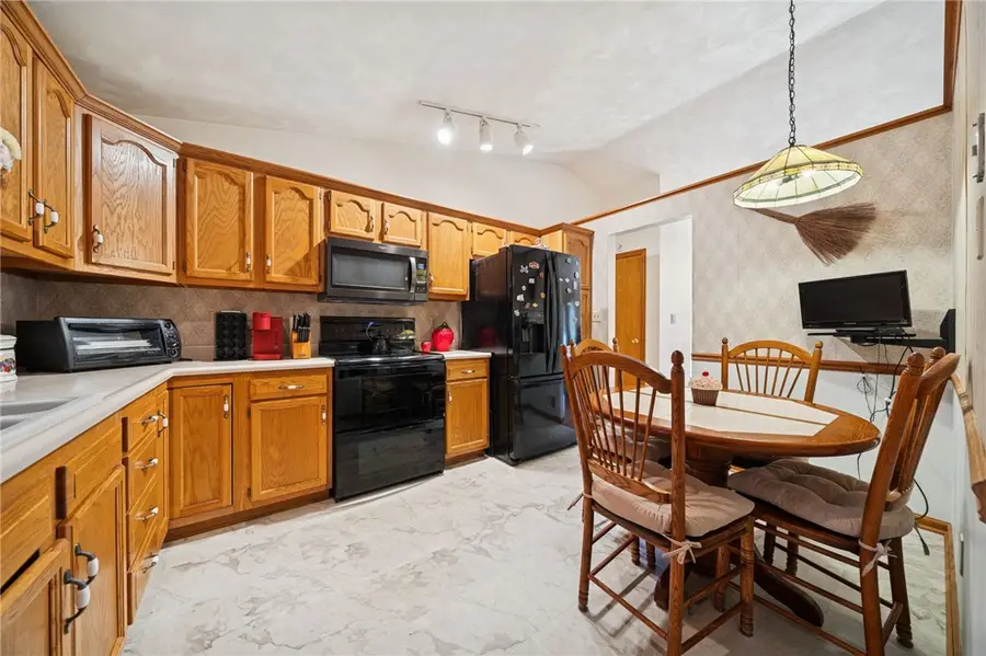 100 Rose Ct, Delmont, PA 15626 - Image #2