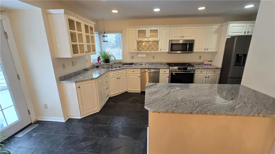 243 Augusta St, Mount Washington, PA 15211 - Image #2