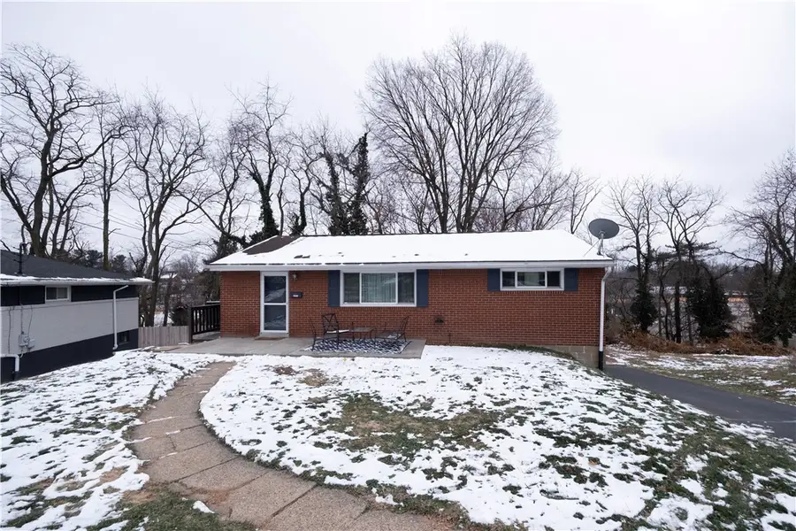 4660 Prescot Dr, Bethel Park, PA 15102 - Image #2