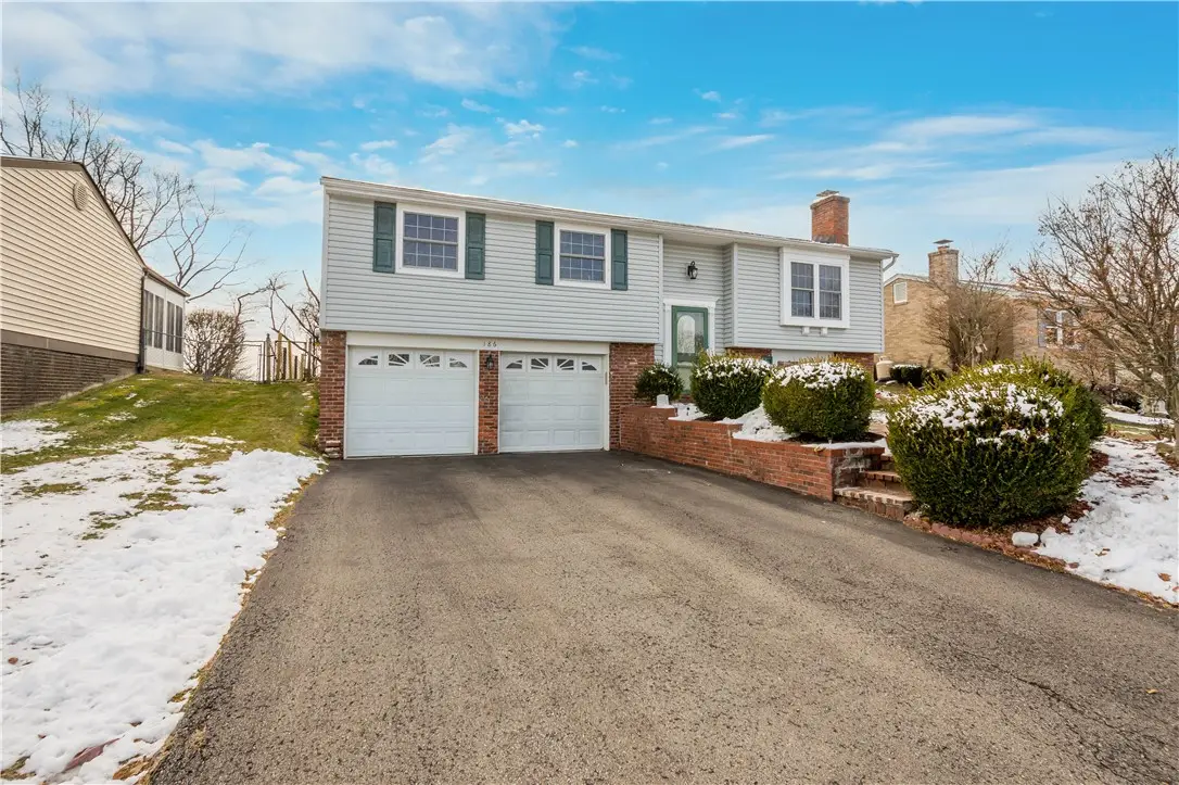 186 Sylvania Dr, South Park, PA 15236 - Image #1
