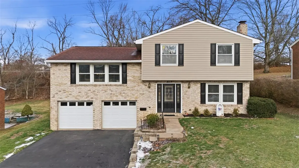 979 Cork Dr, Bethel Park, PA 15102 - Image #1
