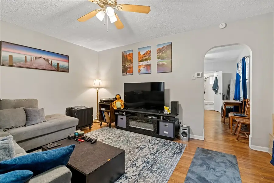 821 George St, Coraopolis, PA 15108 - Image #2