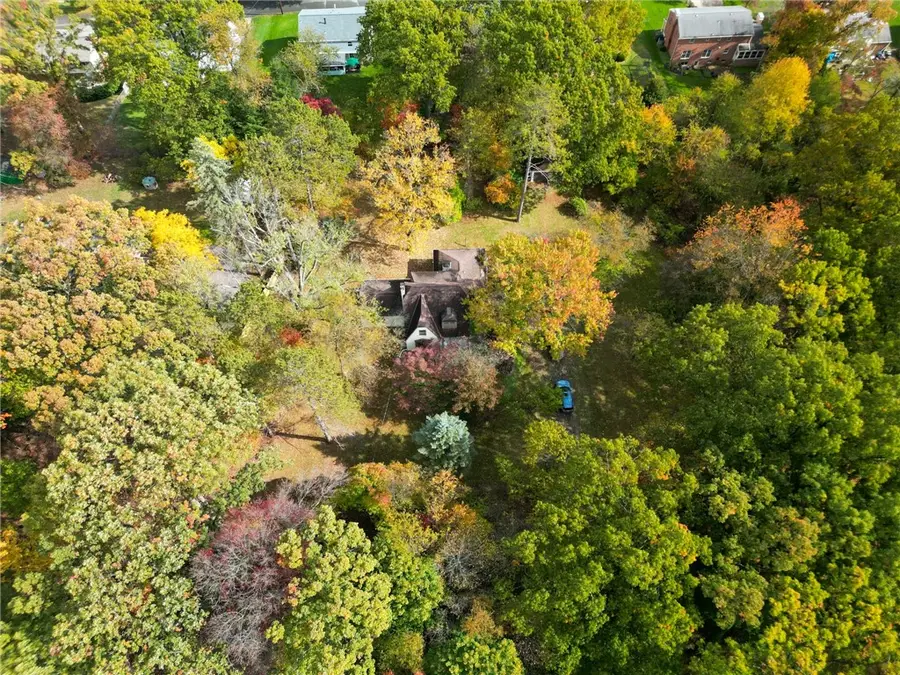 2294 Clearvue Rd, Franklin Park, PA 15237 - Image #2