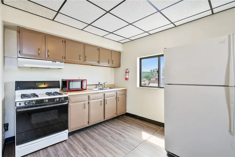 751 Chartiers Ave, McKees Rocks, PA 15136 - Image #3