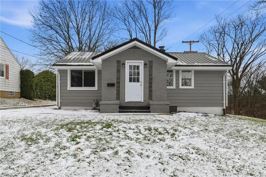 327 Maple Dr, New Castle Northwest, PA 16105 - Image #2