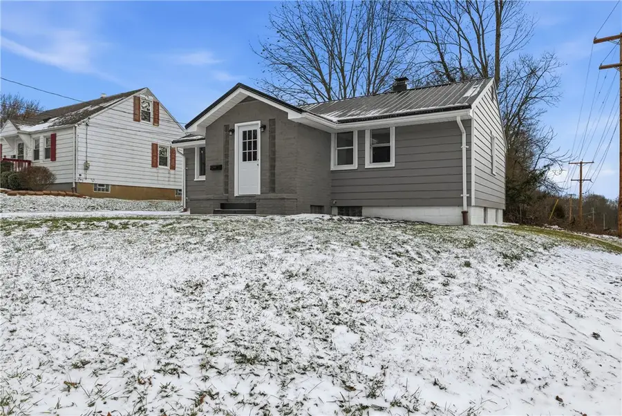 327 Maple Dr, New Castle Northwest, PA 16105 - Image #3