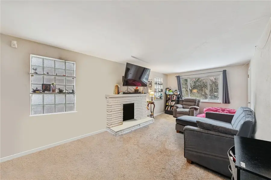 221 Evaline St, Penn Hills, PA 15235 - Image #2