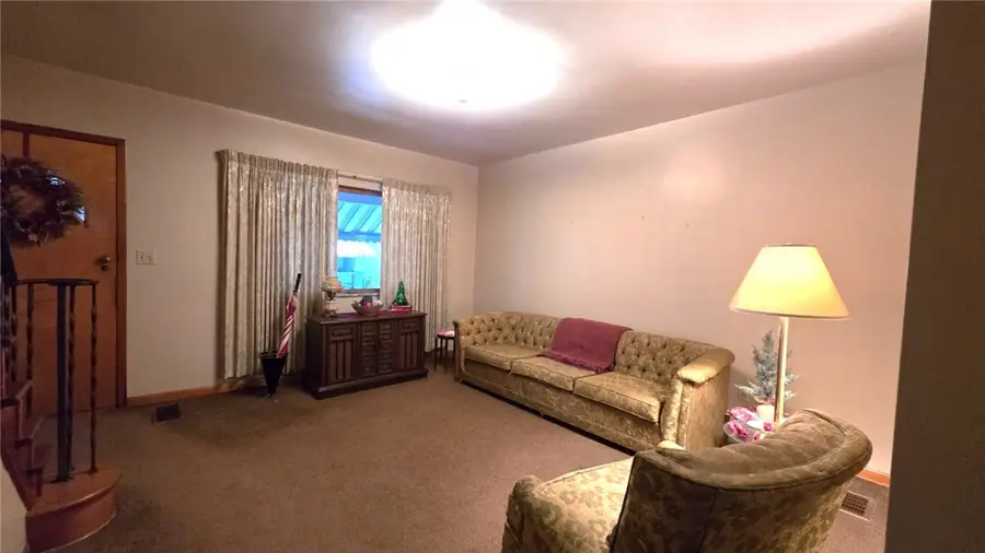 225 Mckinley Avenue, East Vandergrift, PA 15629 - Image #3