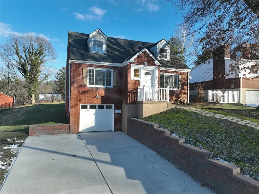 217 Oaklyn Rd, Bethel Park, PA 15102 - Image #1