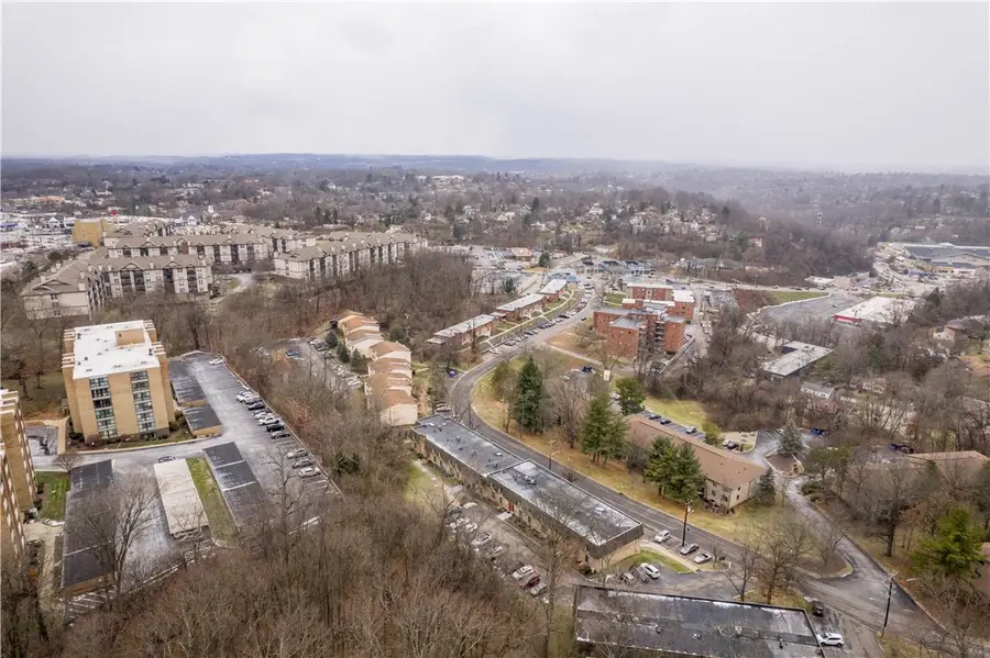 410 Abbeyville Rd #D, Bethel Park, PA 15228 - Image #3