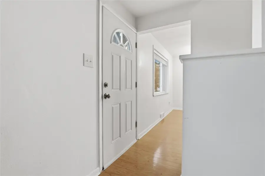 5843 Wilson Dr, Bethel Park, PA 15102 - Image #3