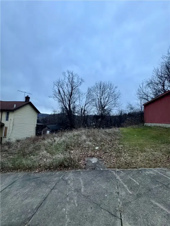 328 Oneida St, Monessen, PA 15062 - Image #3