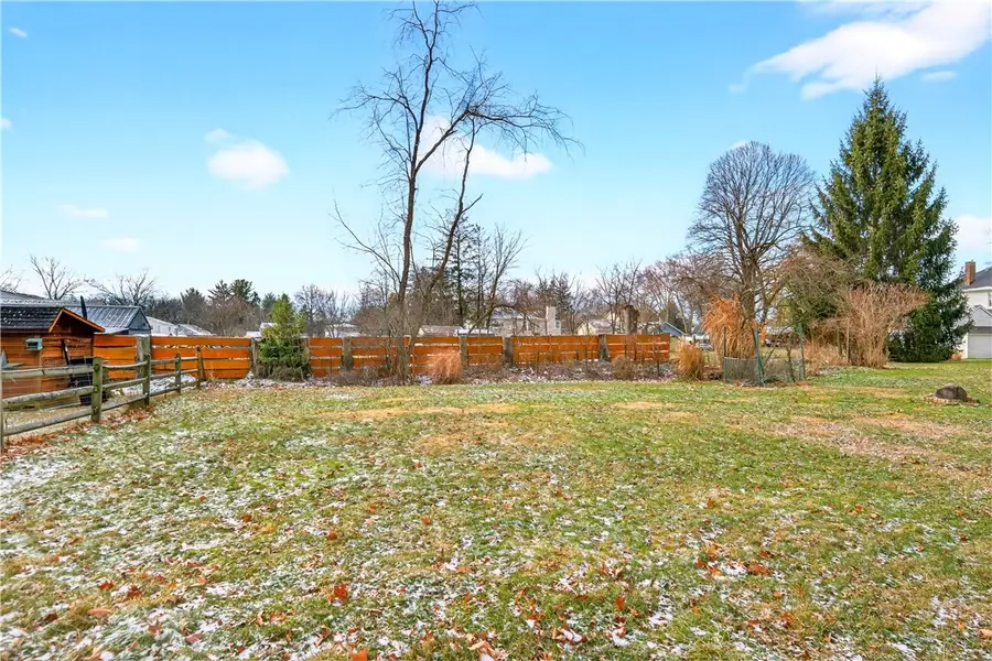 205 Hartle Rd, Glenshaw, PA 15116 - Image #2