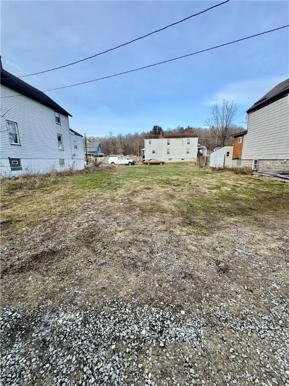 8 Vale St, Jeannette, PA 15644 - Image #3