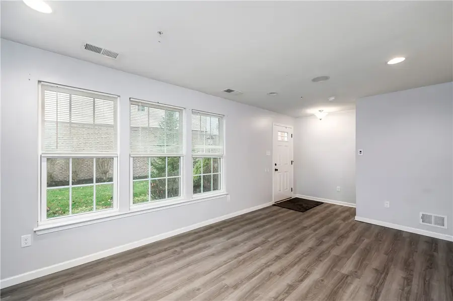 227 Thornapple Lane, Cranberry Township, PA 16066 - Image #2