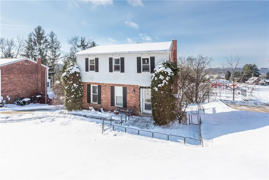 1325 Pesavento Dr, Bridgeville, PA 15017 - Image #2