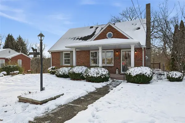 76 Valleyview Dr, Economy, PA 15003