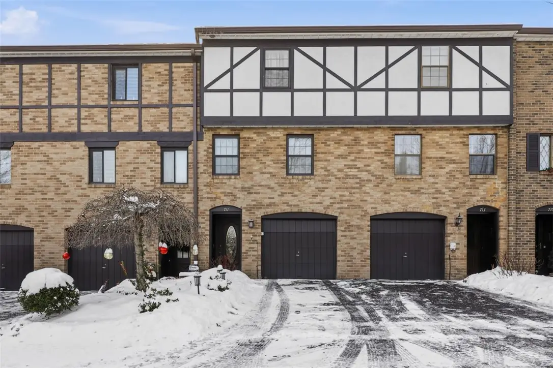 711 Newton Square, Moon Township, PA 15108 - Image #1