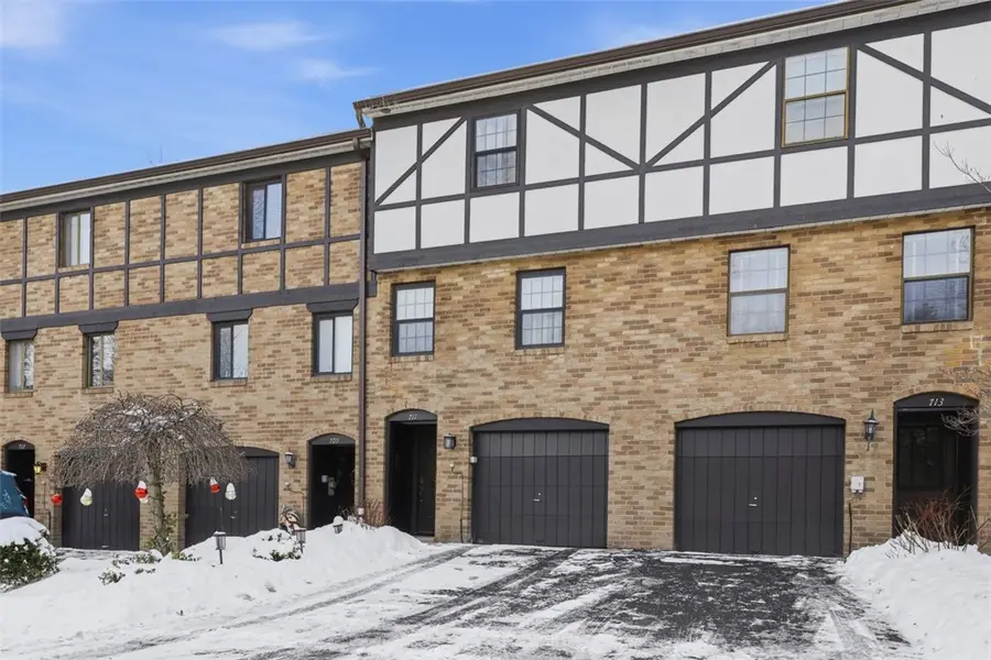 711 Newton Square, Moon Township, PA 15108 - Image #2