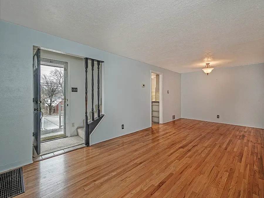 852 Middle Road, Baldwin Township, PA 15234 - Image #3