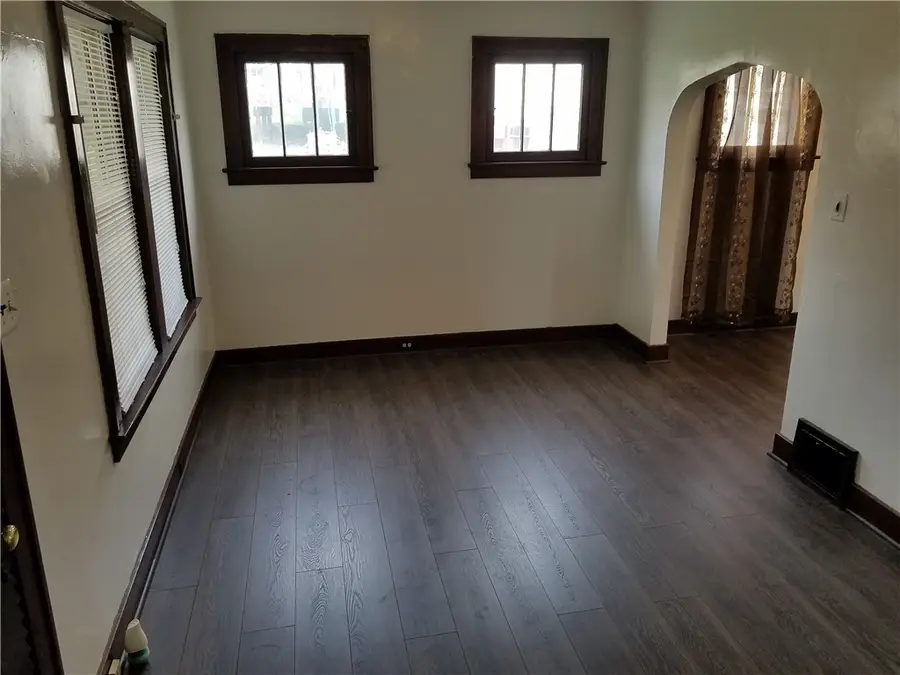 312 Trimble Ave, Carnegie, PA 15106 - Image #2