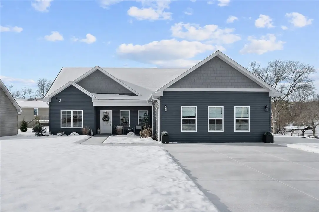 164 Edgewood Ave, Hopewell, PA 15001 - Image #1