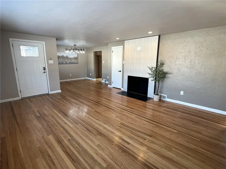 958 Paul Street, Hempfield, PA 15601 - Image #3