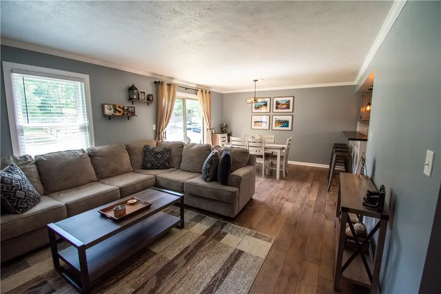 222 Carters Grove Dr, Richland Township, PA 15044 - Image #2