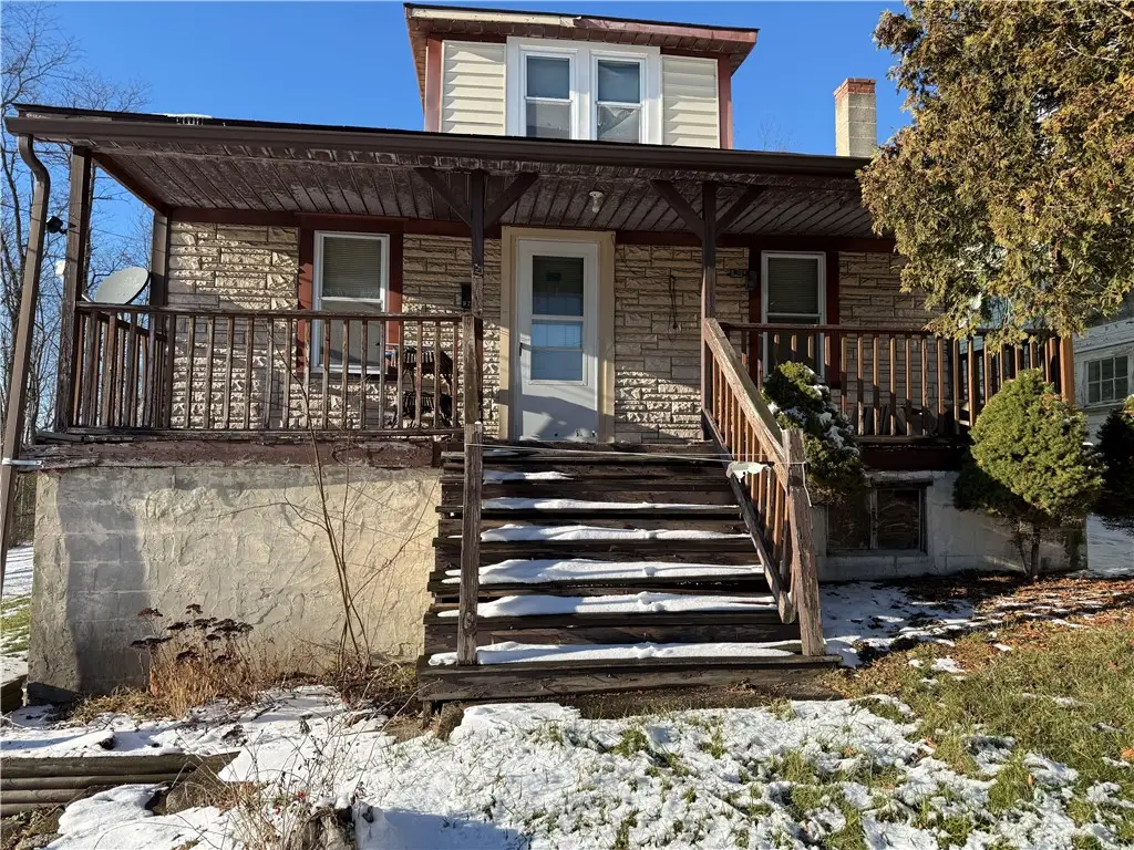 922 Carbon Ave, Central City, PA 15926 - #1