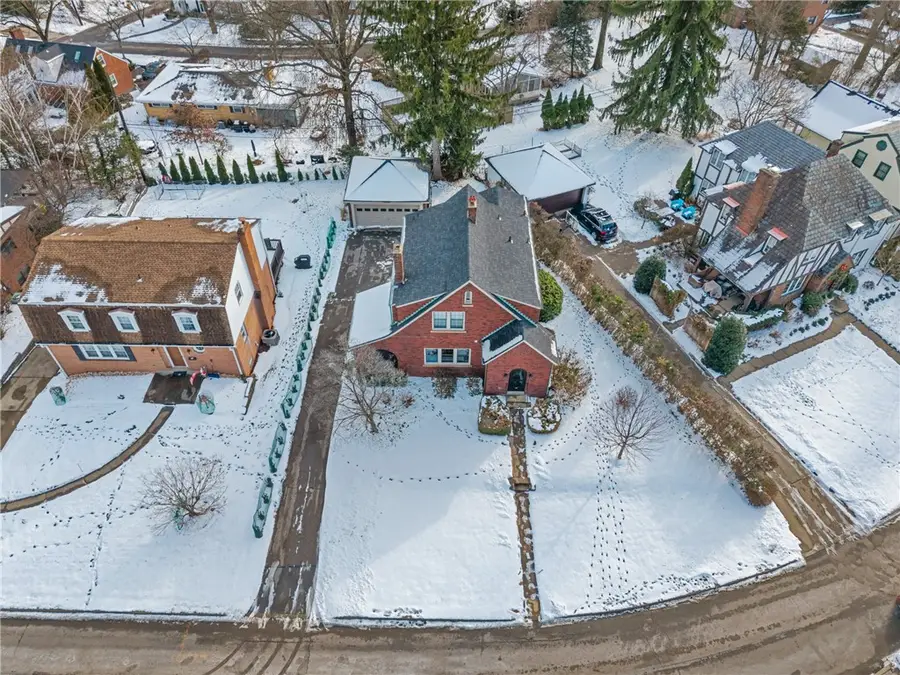 23 Oxford Rd, Ben Avon Heights, PA 15202 - Image #3