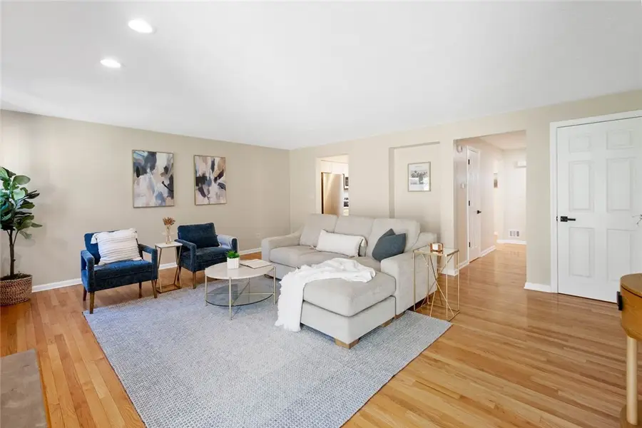 402 Forest Ridge Dr, Forest Hills, PA 15221 - #3