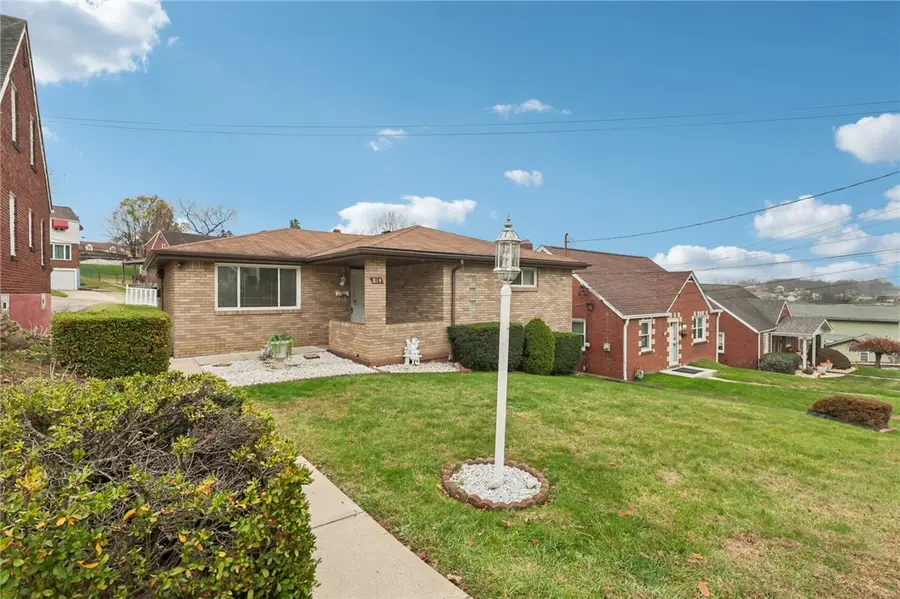 814 Laura Ave, West Mifflin, PA 15122 - #2