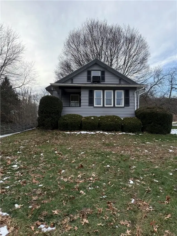 416 Country Club Dr, Ellwood City, PA 16117 - Image #2