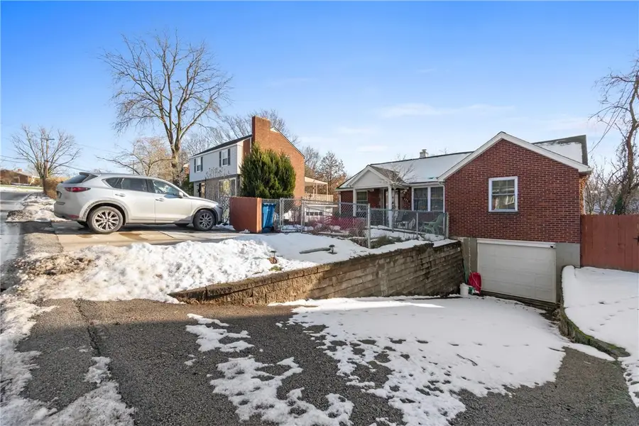 330 Wilson Dr, Penn Hills, PA 15235 - Image #2