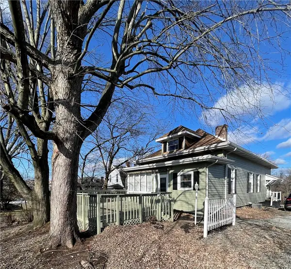 138 E Smithfield St, Mt Pleasant, PA 15666