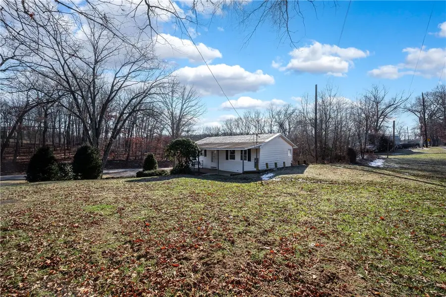 325 E Brewster Rd, Center, PA 16001 - Image #2