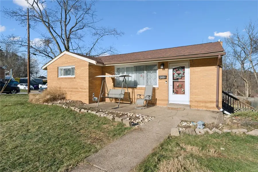 203 Sherrie Dr, Plum, PA 15239 - Image #2