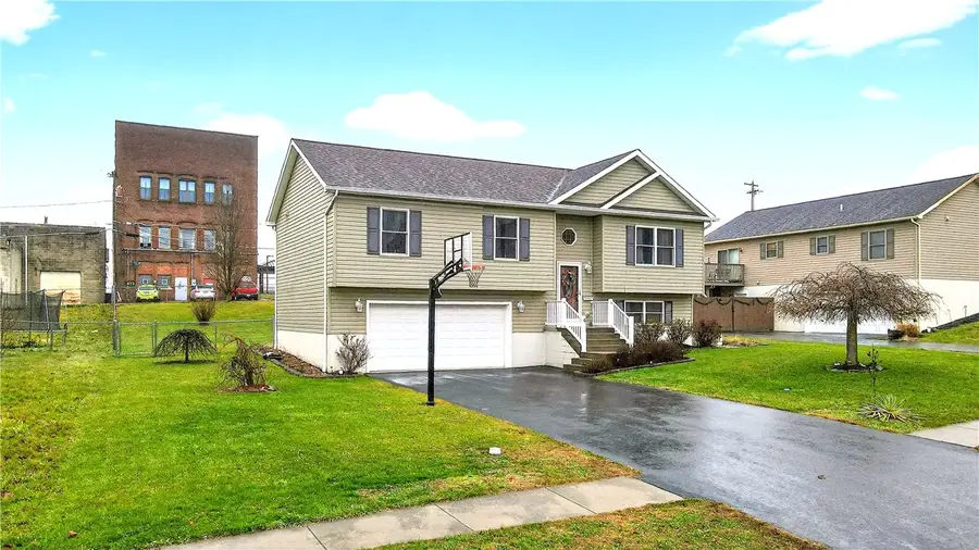 4 N Washington St, Masontown, PA 15461 - Image #2