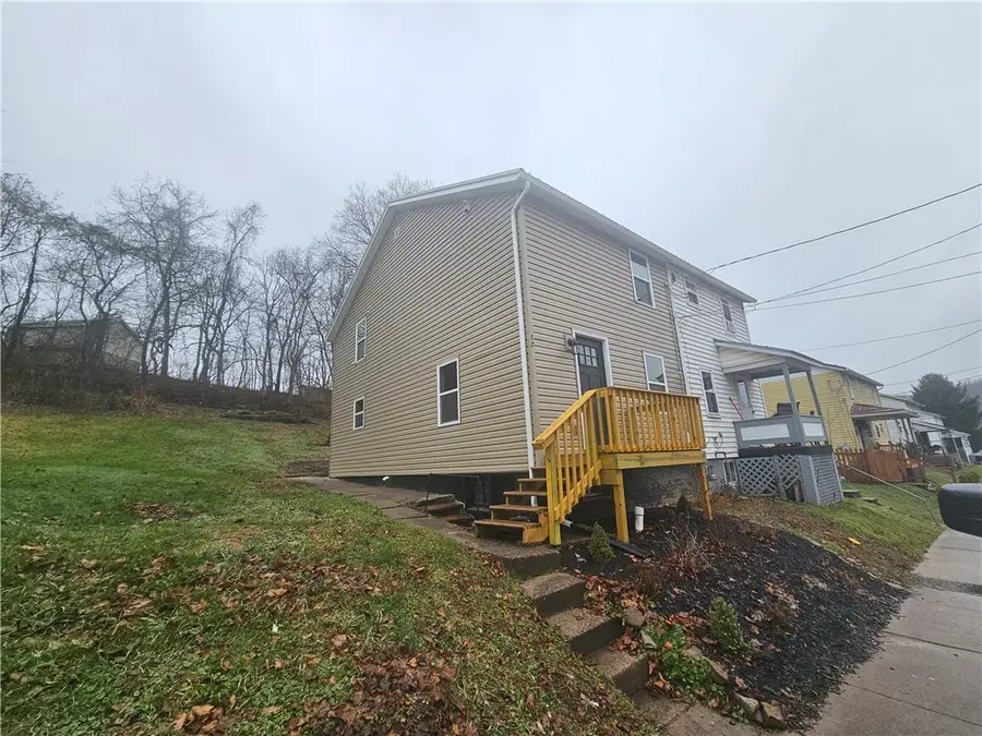 17 Hemlock St, Ellsworth, PA 15331 - Image #2