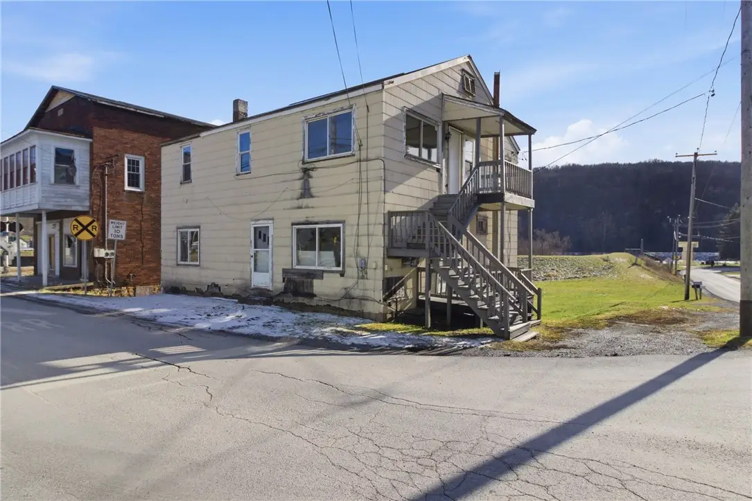 399 Cherry St, Montgomery, PA 15724 - Image #1