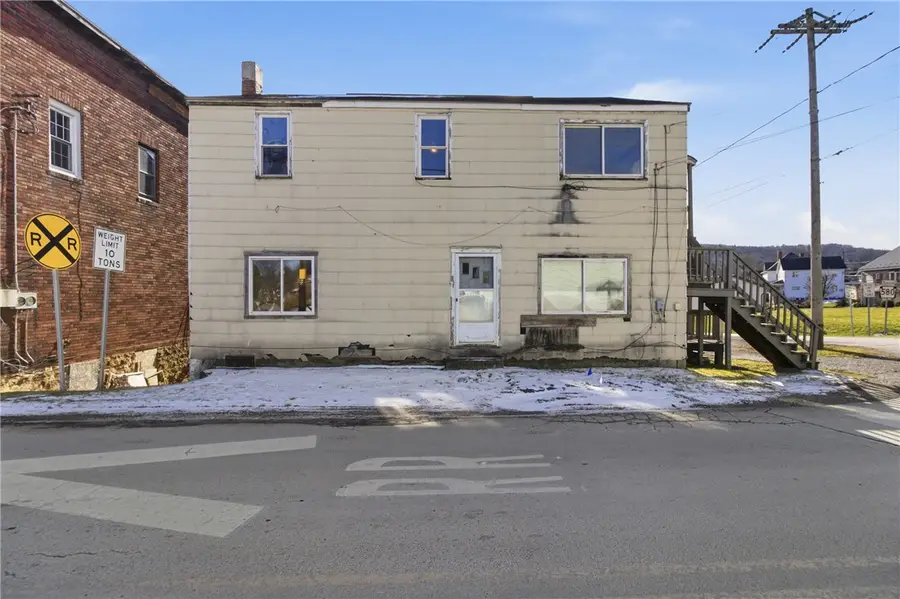 399 Cherry St, Montgomery, PA 15724 - Image #3