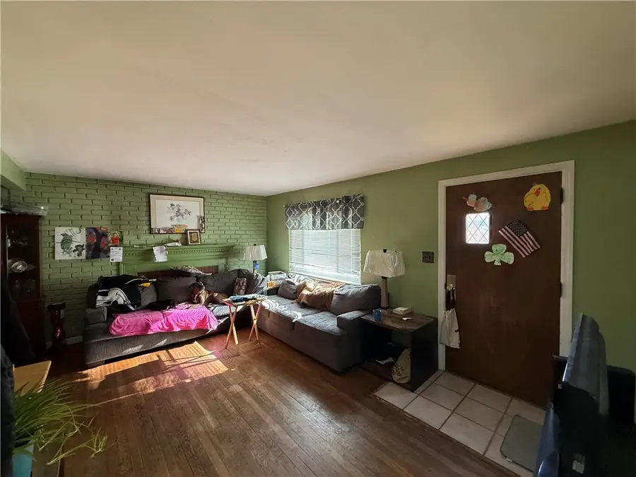 1948 Elmbrook Ln, Scott Township, PA 15243 - Image #2