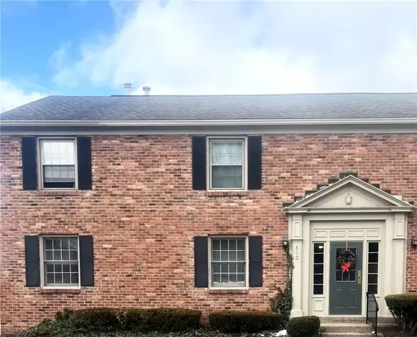 112 Jamestown Dr #A, Scott Twp, PA 15216