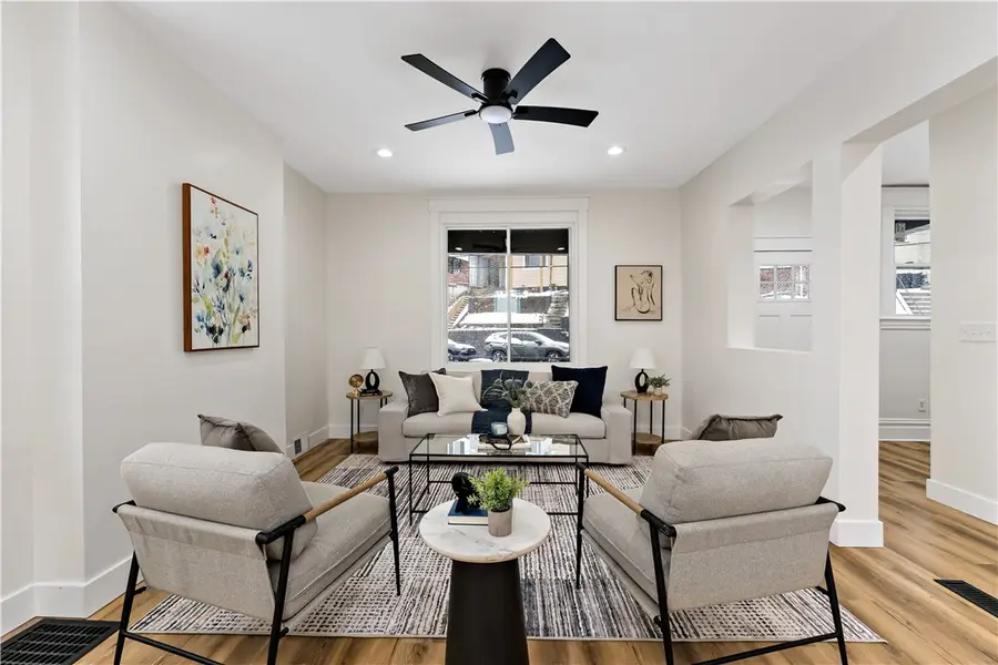 216 Natchez St, Mount Washington, PA 15211 - Image #2